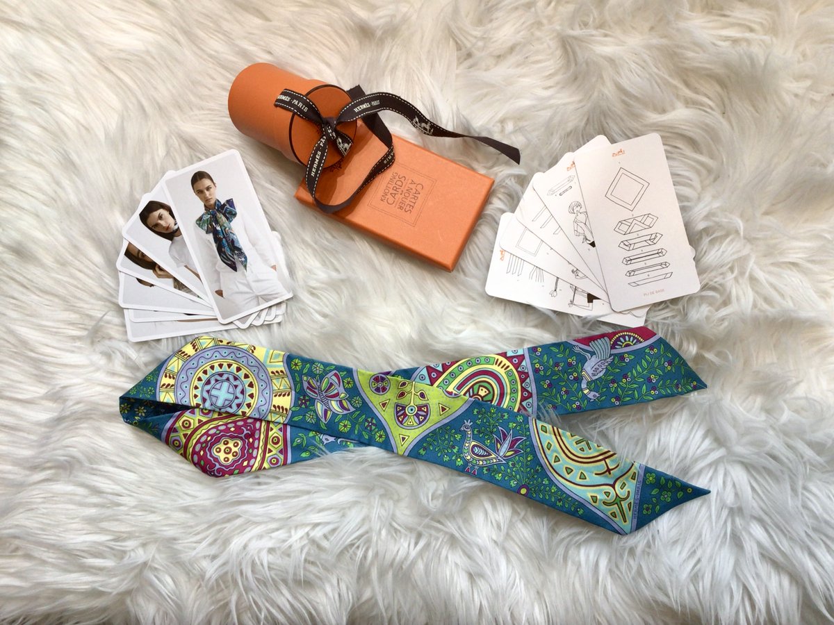 byconsignment1's tweet image. Hermes Silk Scarf &amp;amp; Knotting Card Set - $200

#hermes #highendconsignment #consignmentboutique #designerconsignment #designerlabels #designerbrands #luxuryconsignment #luxuryforless #lookgreatforless #fashionforless