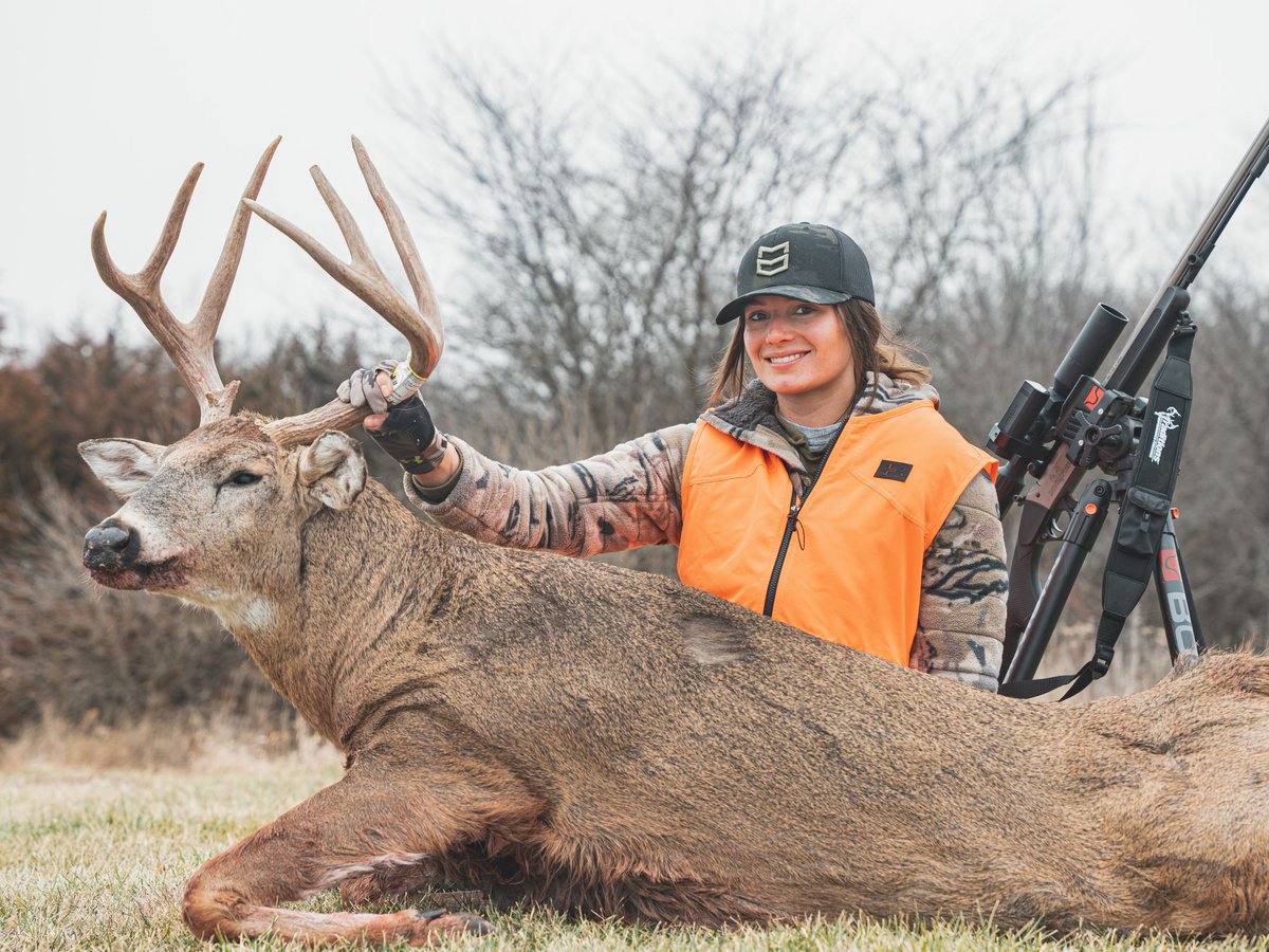 SPORTSMANchnl's tweet photo. Please join us in congratulating Madison Murguia (@madison_murguia) of the CRUSH Crew on her first buck in Iowa with Traditions. - @thecrushtv
#hunting #deer #deerhunting #firstbuck #whitetail #whitetaildeer #whitetailhunting #bigbuck #outdoors https://t.co/mgVMcPyxpT