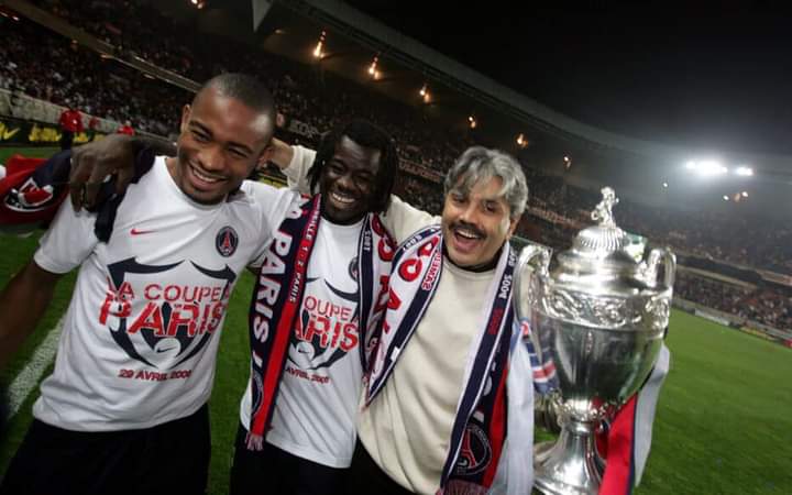 SPORTMANIA_CI's tweet photo. Bonaventure Kalou : "REPOSE EN PAIX FRÈRE M´BAMI. Je ne garde que de superbes moments en ta compagnie au PSG." https://t.co/JvT8M08iGn