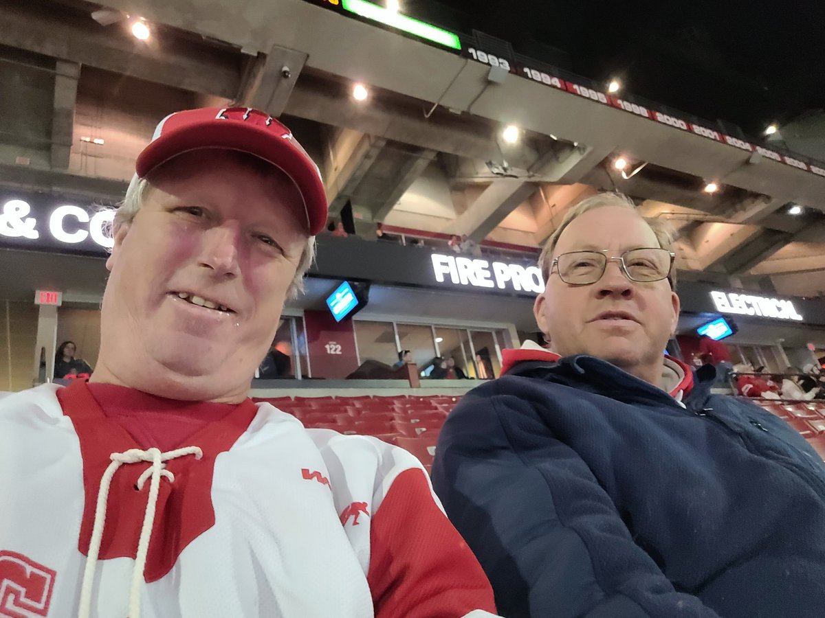 maynard1970's tweet image. Go Badgers Men's Hockey
#OnWisconsin