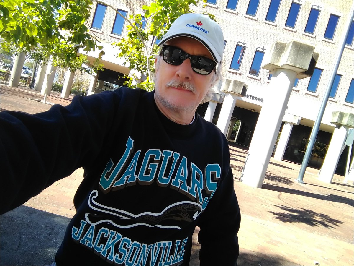 RobSheridan11's tweet image. Representing old school Jags gear this morning in downtown Lakeland. #DUUUVAL #LKLD