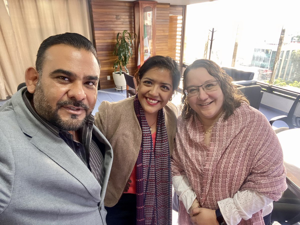 CarlosPalafoxL's tweet image. Iniciando ya con la agenda de actividades de este año 2023 en reunión con la Licenciada Luz del Carmen Godínez González,
Presidenta de la Comisión Estatal de
Derechos Humanos Jalisco. @CEDHJ 
Pronto buenas noticias al respecto .!!
@MaestrosXlaPaz #CulturaDePaz #EducacionParaLaPaz