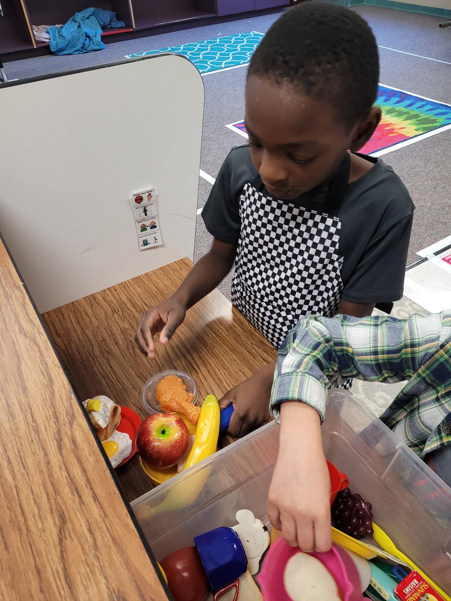 Laura Bull tweet media