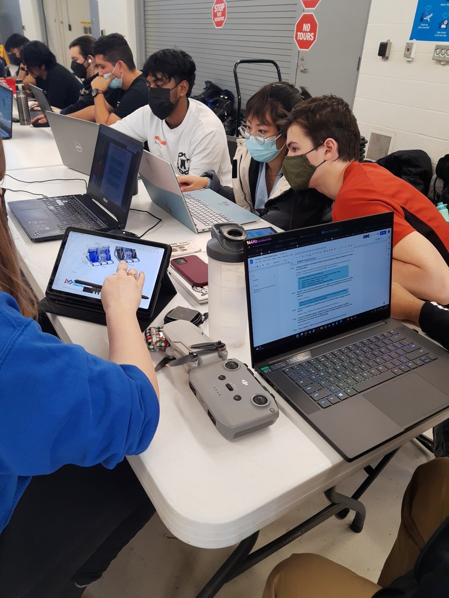 otri3d's tweet photo. Everyone analyzing the Game Manual after the big game reveal. 

#FIRSTrobotics2023
#chargedup https://t.co/cZxI1EzUMZ