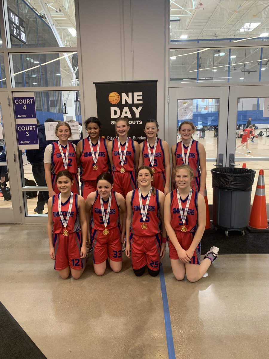 🏆Congrats to IL Valley Rimrockers 6/7th girls Champion at today’s U.S.A. One Day Shootout.

🔜NEXT: MLK Classic on Jan 14-15.
onedayshootouts.com