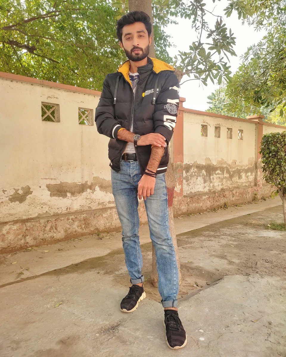 Sanwal596's tweet photo. Sunburnt boy
.
.
.
.
.
.
.
.
.
.
.
.
#sanwal596 #sanwalrazzaq #Dandystyle #menblogger #allstreetwear #streetstyle #meninblack #highfashionmen #flowershirt #mensfashionapparel #fypシviral #explore #trending #modeling #Fashionlover #النصر #fashioninsta #outfit #style4men https://t.co/WPHFfxCbDP
