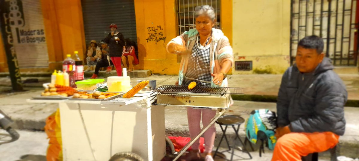 orugasyvientos's tweet photo. Llegaron los Reyes Magios al #CarnavalDePubenza
#Raspar #Malhechor y #Malgastar y éste fue el #regalo que dejó el #operador para las Cocineras Populares; Exclusión en la #CiudadCreativaDeLaGastronomia
@UNESCO_es
@jclopezcastri @HaroldDavidGP @Matador000
@Jorge_BastidasR https://t.co/ZIldyxTfcm