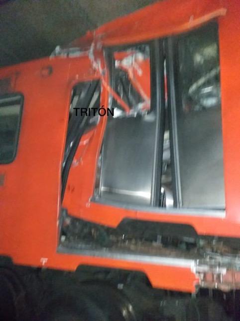 ChrisDRivera1's tweet photo. O sea que @Claudiashein llegó casi 3 horas después al lugar del accidente del @MetroCDMX Fuera otra persona ya la hubieran corrido de su chamba. https://t.co/sFKGTYdA5Q
