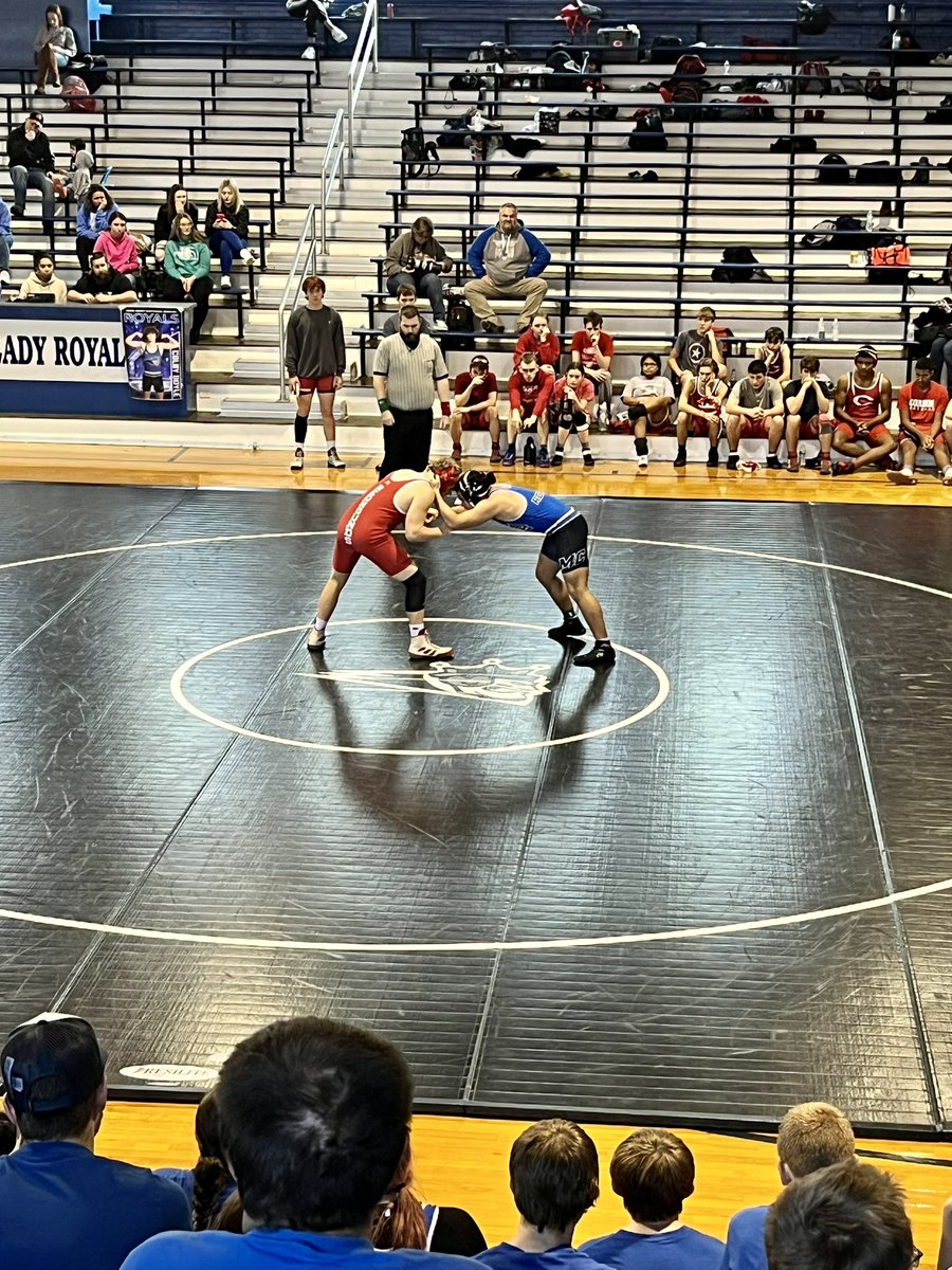 mcmsVB's tweet photo. Ventured out to the Lady Royals gym today to watch Mason County Wrestling battle it out! @CoachArthur1 https://t.co/mIpunoc7hU