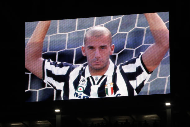 frances14372469's tweet photo. Questa vittoria e tutta per te Capitano๐น๐๐ค๐ค
#LucaVialli #Juventus #GianlucaVialli #RestInPeace #RIPVialli https://t.co/q1DvvnTpbY