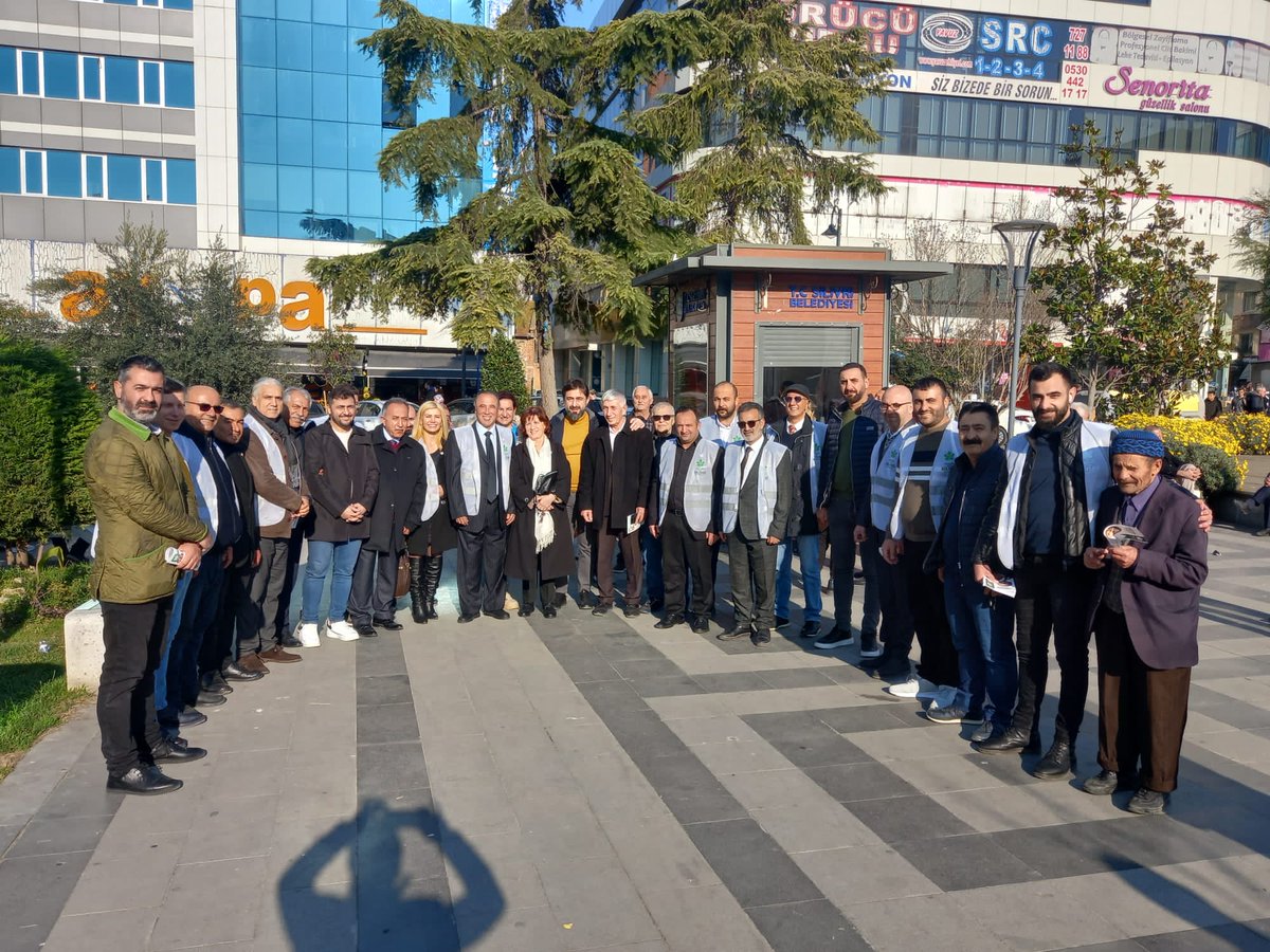 istgelecek's tweet photo. 📍Silivri...

🟩Silivri İlçe Teşkilatımız; Savunma Politikaları İzleme Kurulu Başkanımız Salih Aynural, il ve ilçe yöneticilerimizin katılımlarıyla esnaf ziyaretleri gerçekleştirip vatandaşlarımız ile bir araya geliyor. ⬇️

#SilivrideGelecekVar

📸: https://t.co/DK07cpWMAa