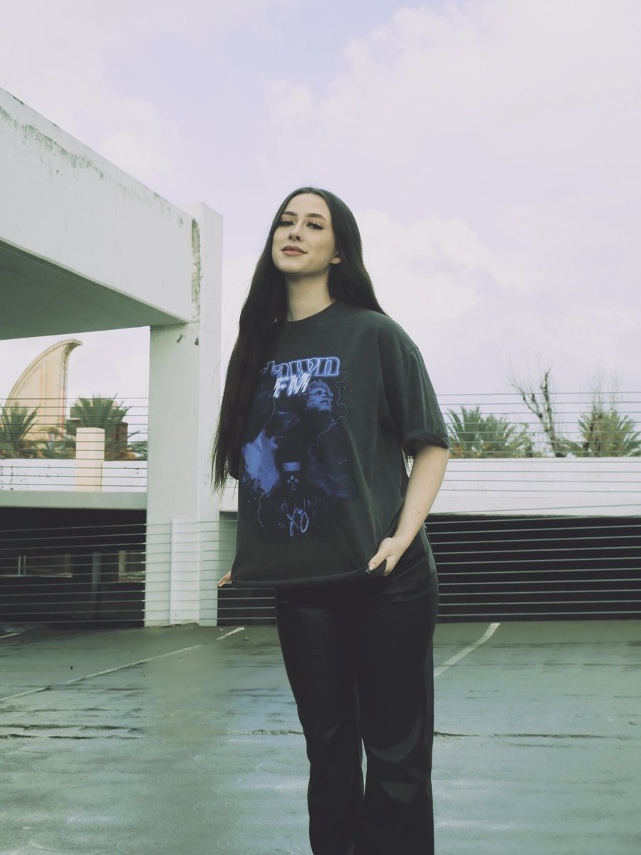 gixorgiarose's tweet photo. DAWN FM VINTAGE TEES 🌅 https://t.co/RxTIdbEhDw