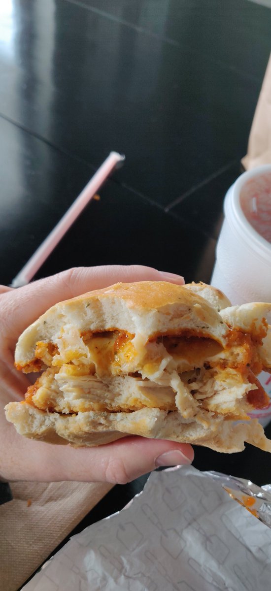 BradWBurt's tweet photo. @Wendys Weirdest looking hamburger I've ever seen. Didn't taste very good, either. https://t.co/kDzZfy8L0a