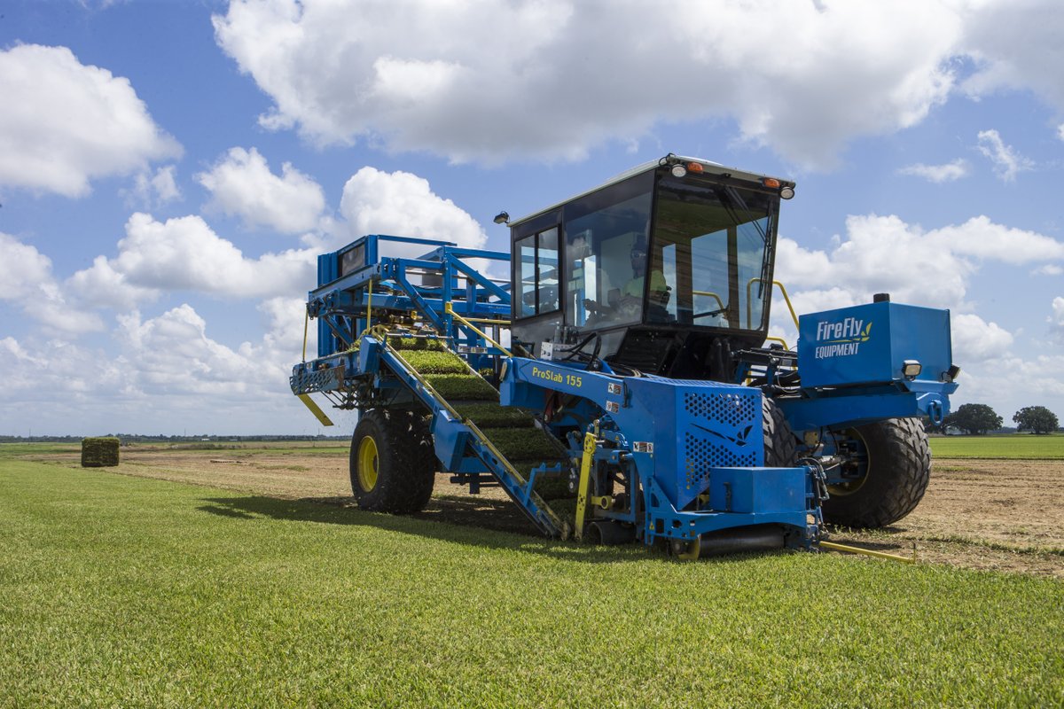 WoernerLS's tweet image. It's #SodSaturday! 🌱 This beautiful machine is a @FireFlyAuto ProSlab 155, and we use it to harvest our slabs of sod 🤩 This technology is huge for sod farmers, so bask in its glory!