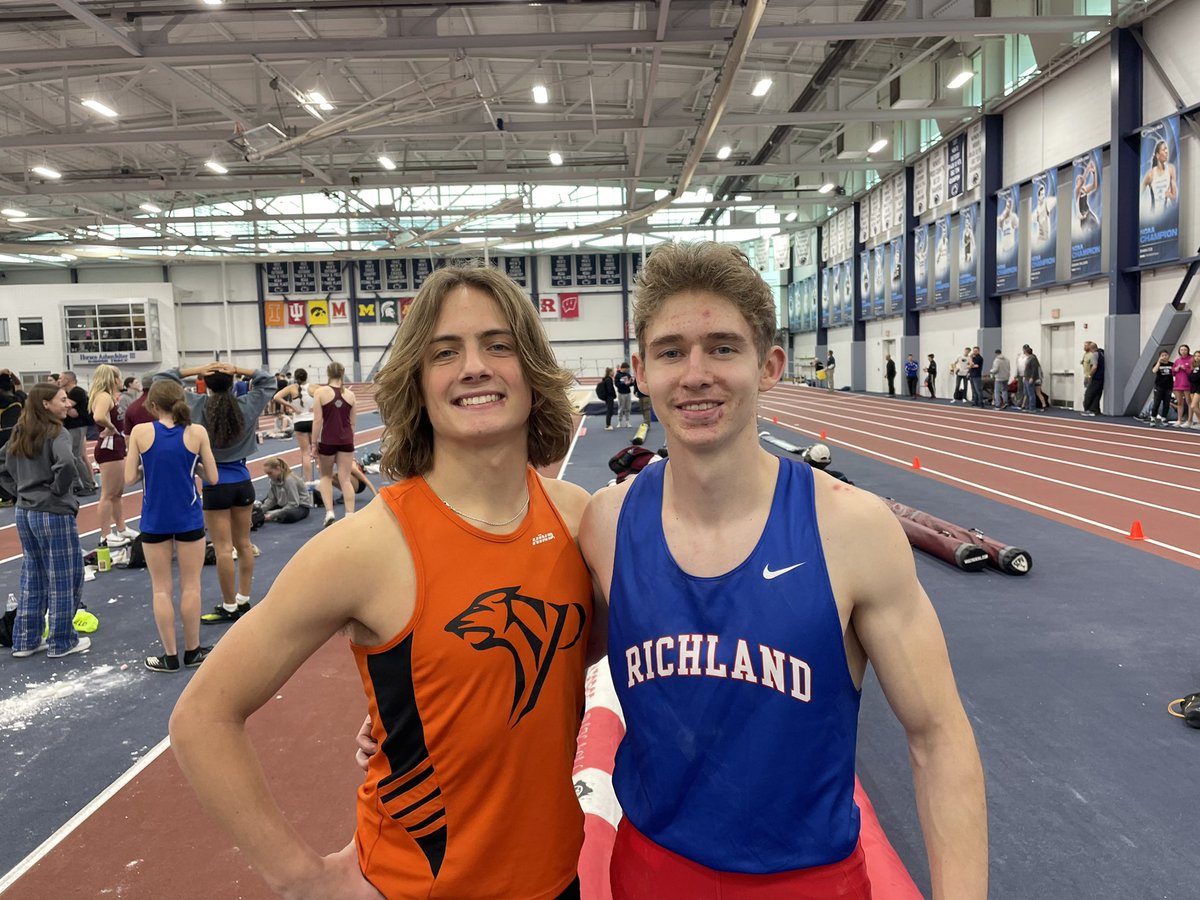 oldschooltrack's tweet photo. A marathon wasn’t scheduled at the #KevinDareInvite but they had one in the boys PV. @breckin_swope of @EP_Panthers outlasted Logan Gossard of @Richland_Sports, ending an 8-jump jump-off with a 14-3 over. Both cleared 14-9 to open OT after missing it thrice before. @PennTrackXC https://t.co/cdmVhqWRK7