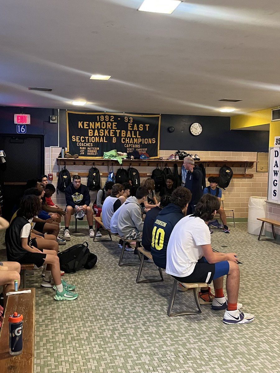 Absolute pleasure to have Coach Licata back in the #DogPound❕

Coach joined us this morning to discuss with our program how “Little Things = Big Things,” both on the court and in the game of life❕

#FightLikeaDAWG

<a href="/centercourt42/">🏀centercourt🏀</a> <a href="/WNYVarsityBBall/">WNY Boy’s Varsity B-Ball</a> <a href="/wnyhoopmania/">wnyhoopmania</a> <a href="/KenTonAthletics/">Ken-Ton Health, Physical Education, & Athletics</a>