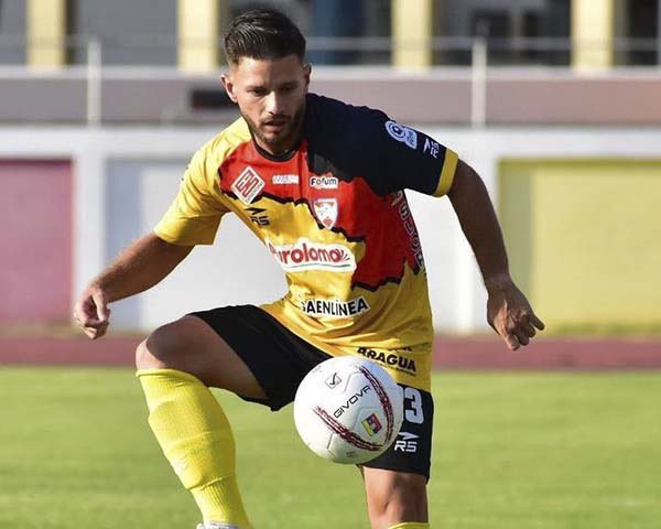 Homero Calderón culminó contrato con el Aragua FC y se encuentra como agente libre.

El volante de 29 años se encuentra esperando ofertas y busca resolver su futuro pronto.