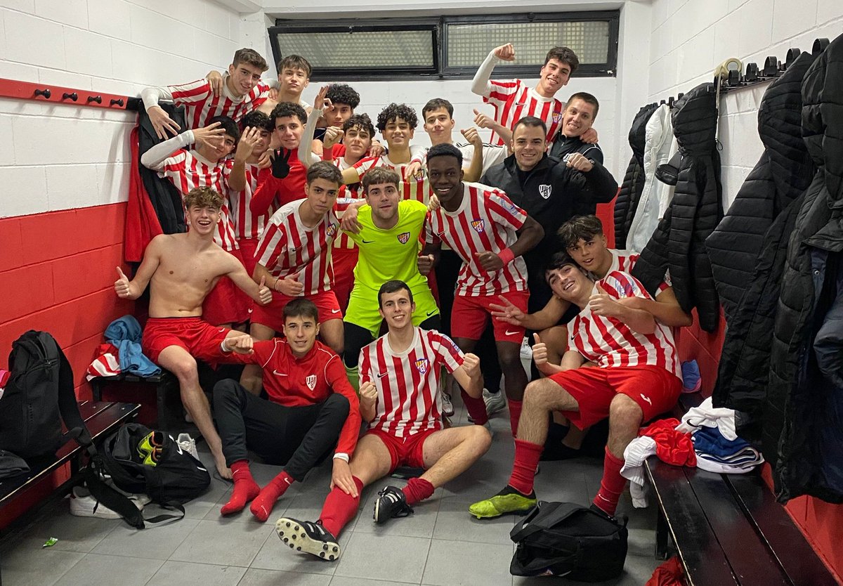 El Juvenil A NO TÉ SOSTRE!! 💥

GRAN triomf al derbi contra la Vila Olímpica. Seguim sumant sensacions i mantenint el gran estat de forma mariner (4-1).

🚍 <a href="/srtocami/">Pablo - Cami</a>

#SomMariners 🔴⚪ #Barceloneta