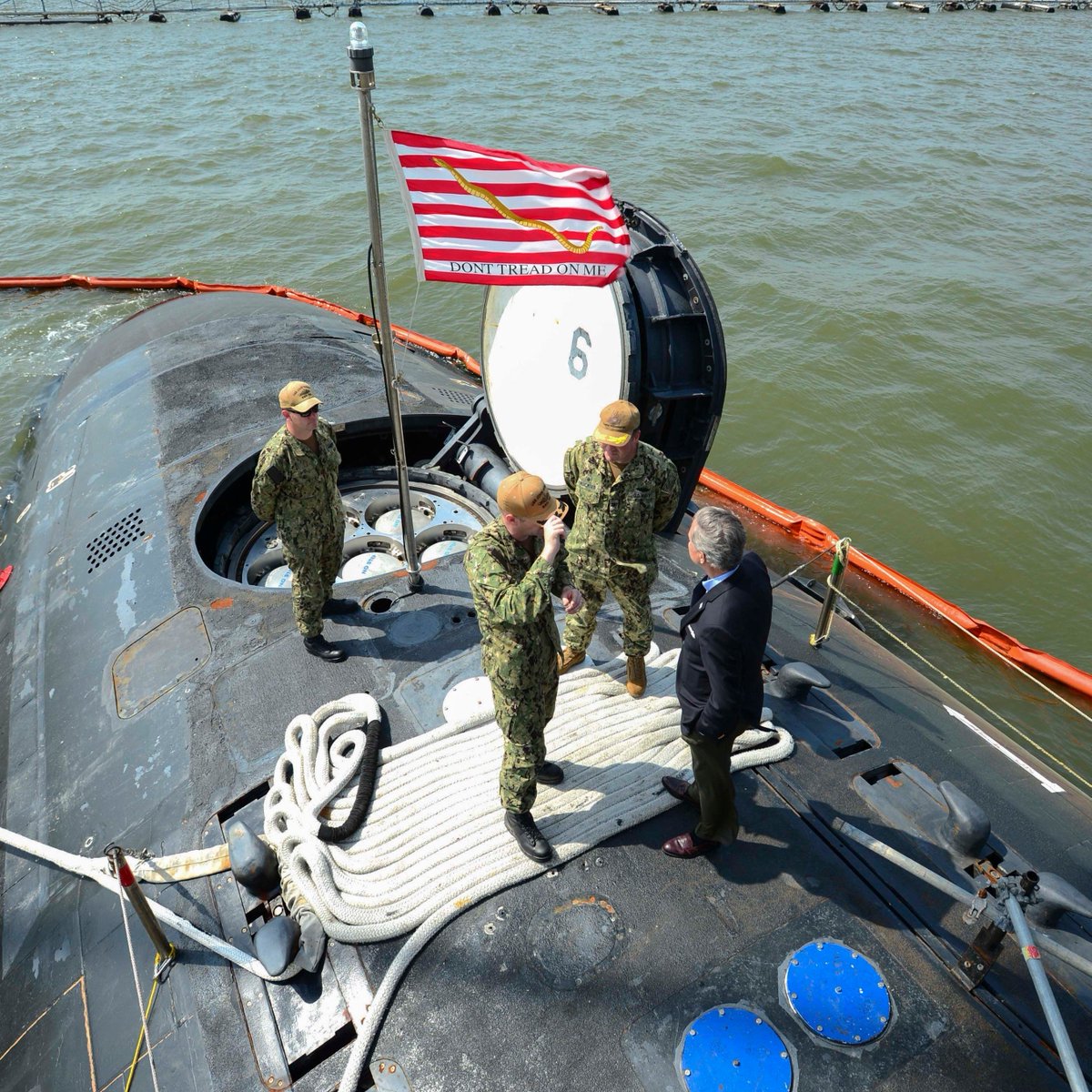 Everywhere you read that VIRGINIA Payload Tubes in the bow, introduced ...