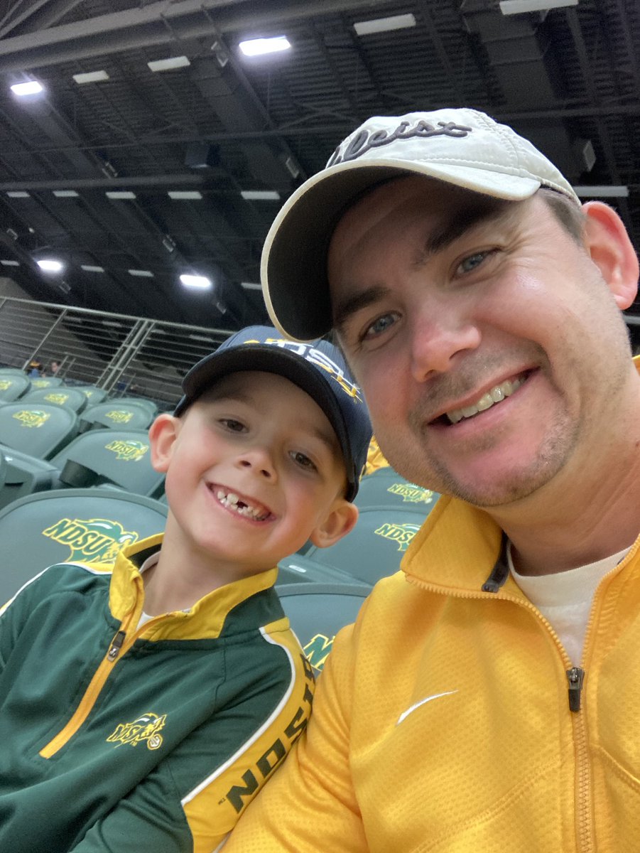 K_nelson1's tweet photo. #scheelsgameday https://t.co/72qZvP1ti6
