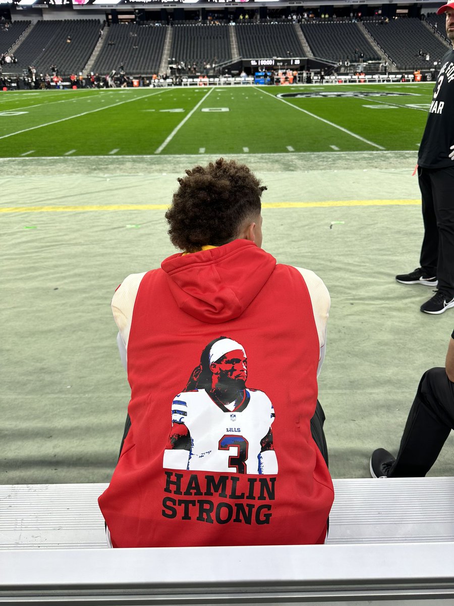 Laura Rutledge on Twitter: "Players across the @NFL will honor Damar