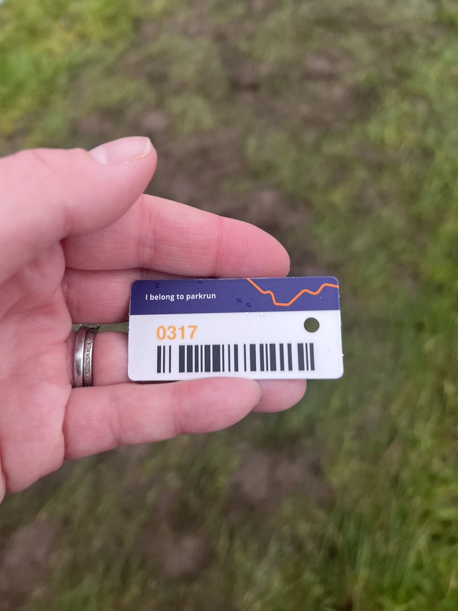 Si11y3gg's tweet photo. Last minute decision to go to the inaugural Stockley Country Parkrun.  Wet, cold, rain and mud! #stockleycountrypark #parkrun #inaugral #fun 🤣 https://t.co/ULbhVOHtV9