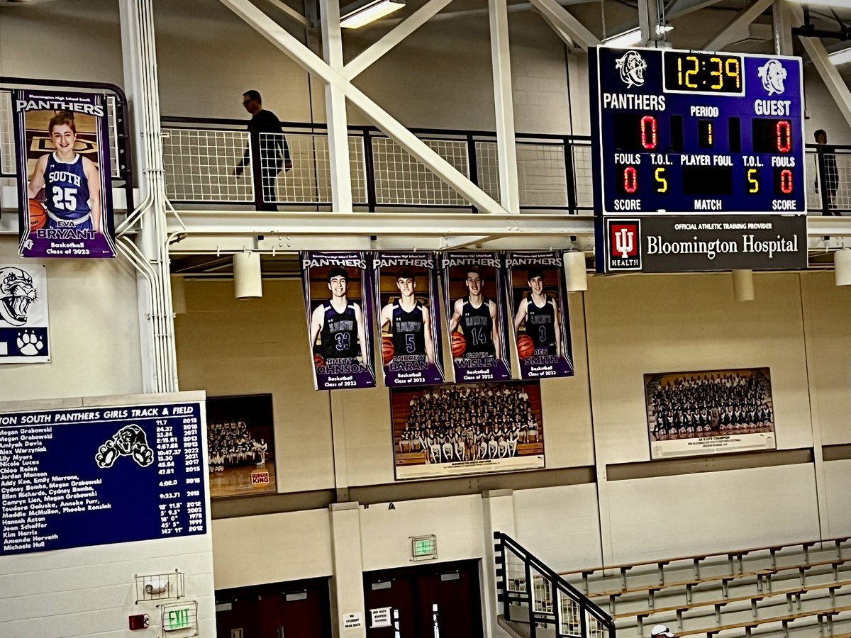 ThatDudeUnique's tweet photo. I don't care the day, time, venue, gender ... I f'n ❤️ me some @IHSAA1 hoops!!
Todays tilt finds us back at @bhsspanthers to watch @BhssLady take on #CBusNorth ... into the homestretch for the kid in upper left - her Senior season flying much too fast for this hoops obsessed dad https://t.co/HXotGcEJt2
