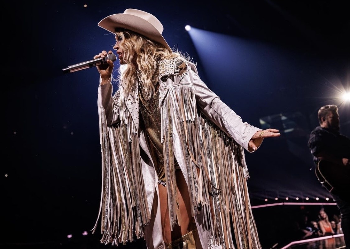 StateFarmArena's tweet photo. ✨ 1 month away from @carrieunderwood Denim &amp; Rhinestone Tour!

🎟️: https://t.co/CYKBYFO2sh https://t.co/njkxGjsOXu