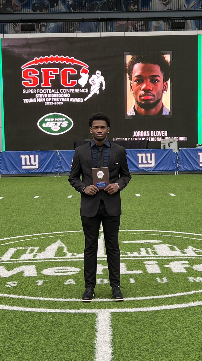 Hudson Catholic Football tweet media