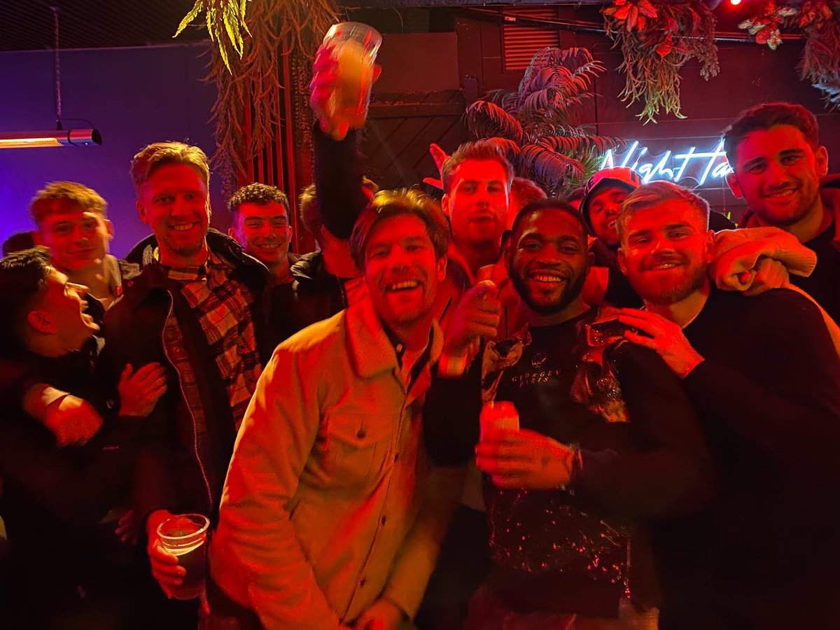 Better late than never…

The Owls don’t do just one #Christmas social…

One club. One weekend. Two festive celebrations! 

Throwback to the Friday Old Boys Curry, followed by a Saturday #WorldCup knees-up for the new boys!

#COYO! 🦉🔵
