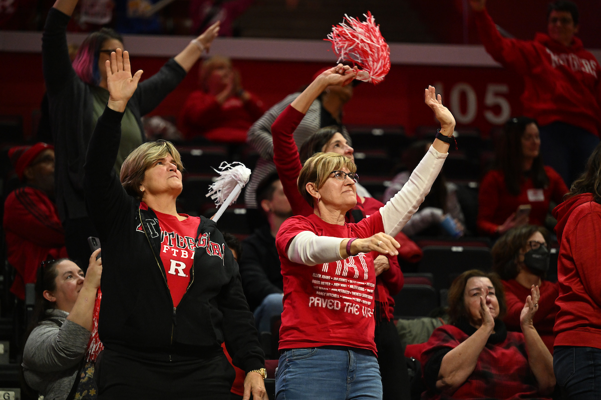 🙋‍♀️if you're a Rutgers female letterwinner! #RUTitleIX50