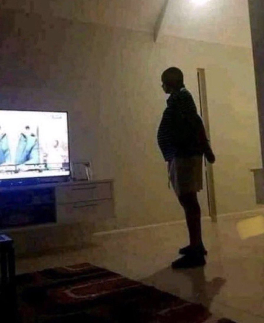 Just a regular Saturday night watching a rubbish bin sing off against a pigeon.
#TheMaskedSinger