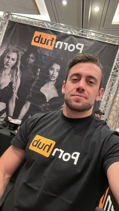 Last day! Come say hi at the @pornhub booth ❤️ ill be here till 3 🔥 https://t.co/imYzKcpuVQ<a href="/tag/mvsales"class="tags"><span>#mvsales</span></a><a href="/tag/mvgayboys"class="tags"><span>#mvgayboys</span></a>