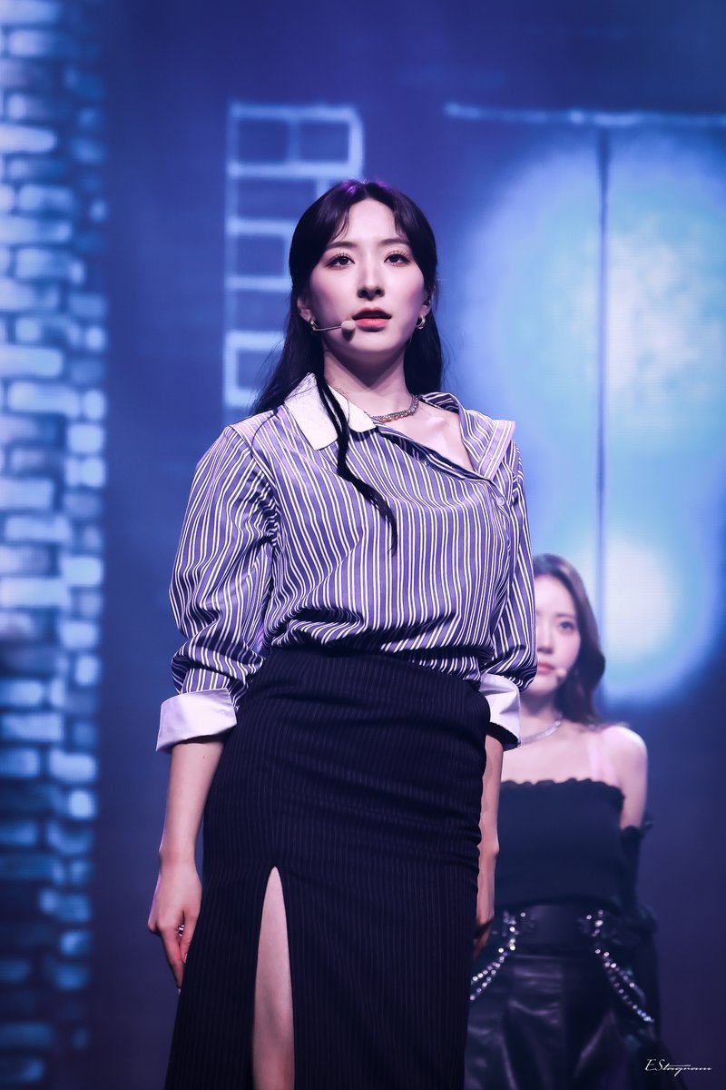 EStagram527's tweet photo. 230107 HQ

Sexy Queen🤤

#우주소녀 #은서 #손주연 #WJSN #EUNSEO
@WJSN_Cosmic https://t.co/MC2FZIDJNd