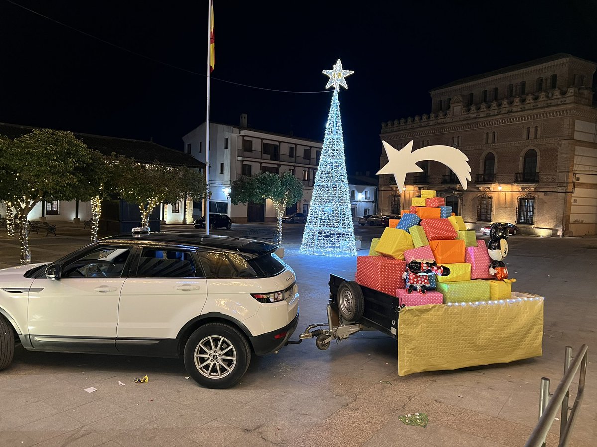 JoLuEscobar91's tweet photo. La mejor Cabalgata de Reyes de Villanueva de la Jara. https://t.co/fTCS477dDo