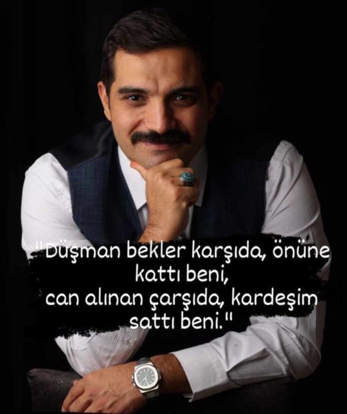 "Bir gün Muaviye'nin ordusunda yer alan birine:"Ya sen Ali'yi sevensin Muaviye'nin ordusunda ne yapıyorsun?"diye sorulunca"Doğru ben Ali'yi sevenlerdenim ama Muaviye'nin çorbası çok lezzetli"cevabıni alırlar.
#ADAMSATMAKYOK 
Şahit ol Ya Rab 
Biz Sinan'dan yanayız.. 
#SinanAteş