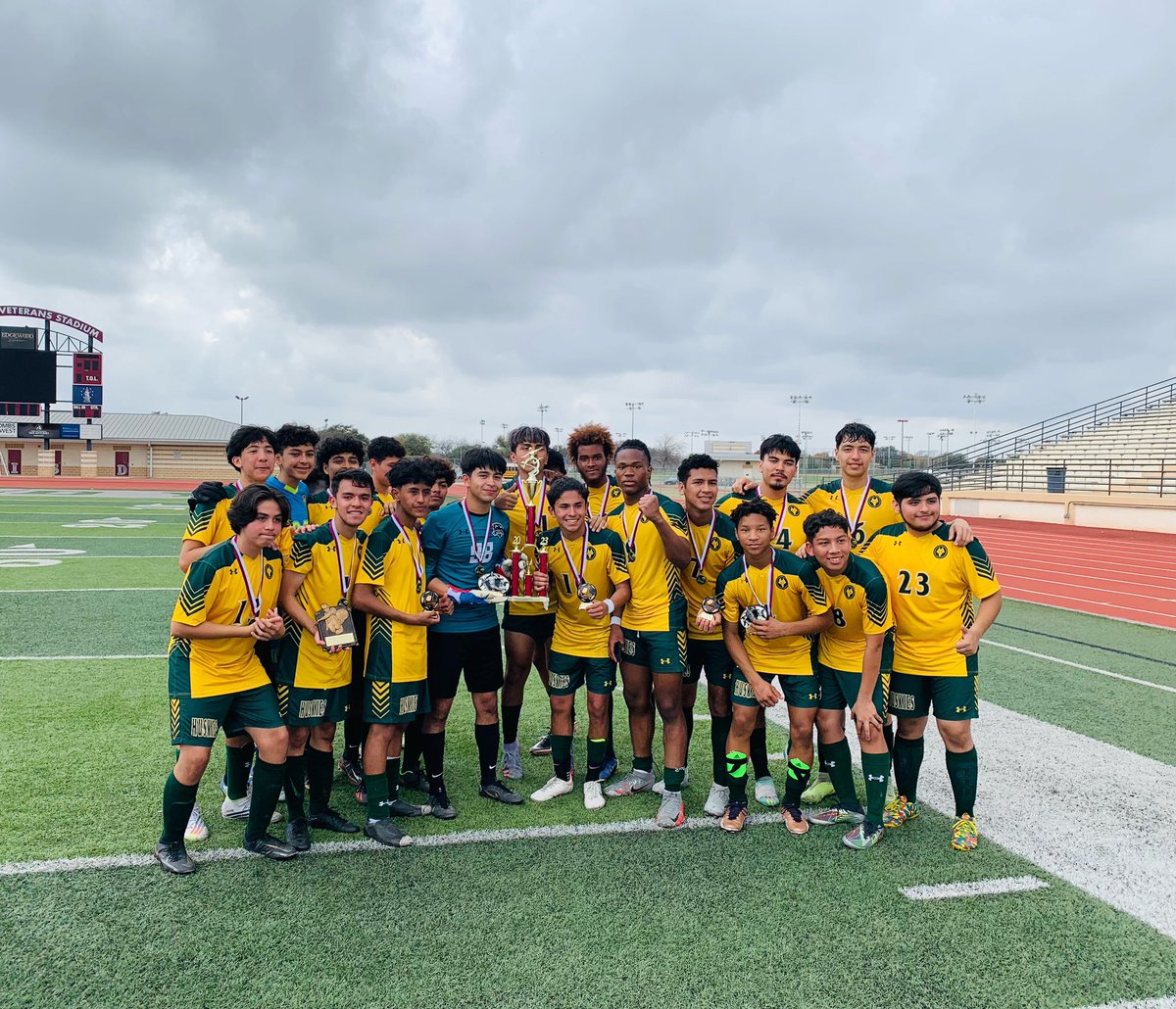SAHolmesSports's tweet photo. Congratulations to our Boys Soccer @HolmesSoccer Championship at the Edgwood ISD weekend Tournament 3-1 Victory over SA Memorial @NISD_Athletics @nisd_nsite @NISDHolmes @HolmesNSITEnews https://t.co/RhWQFzxY7r