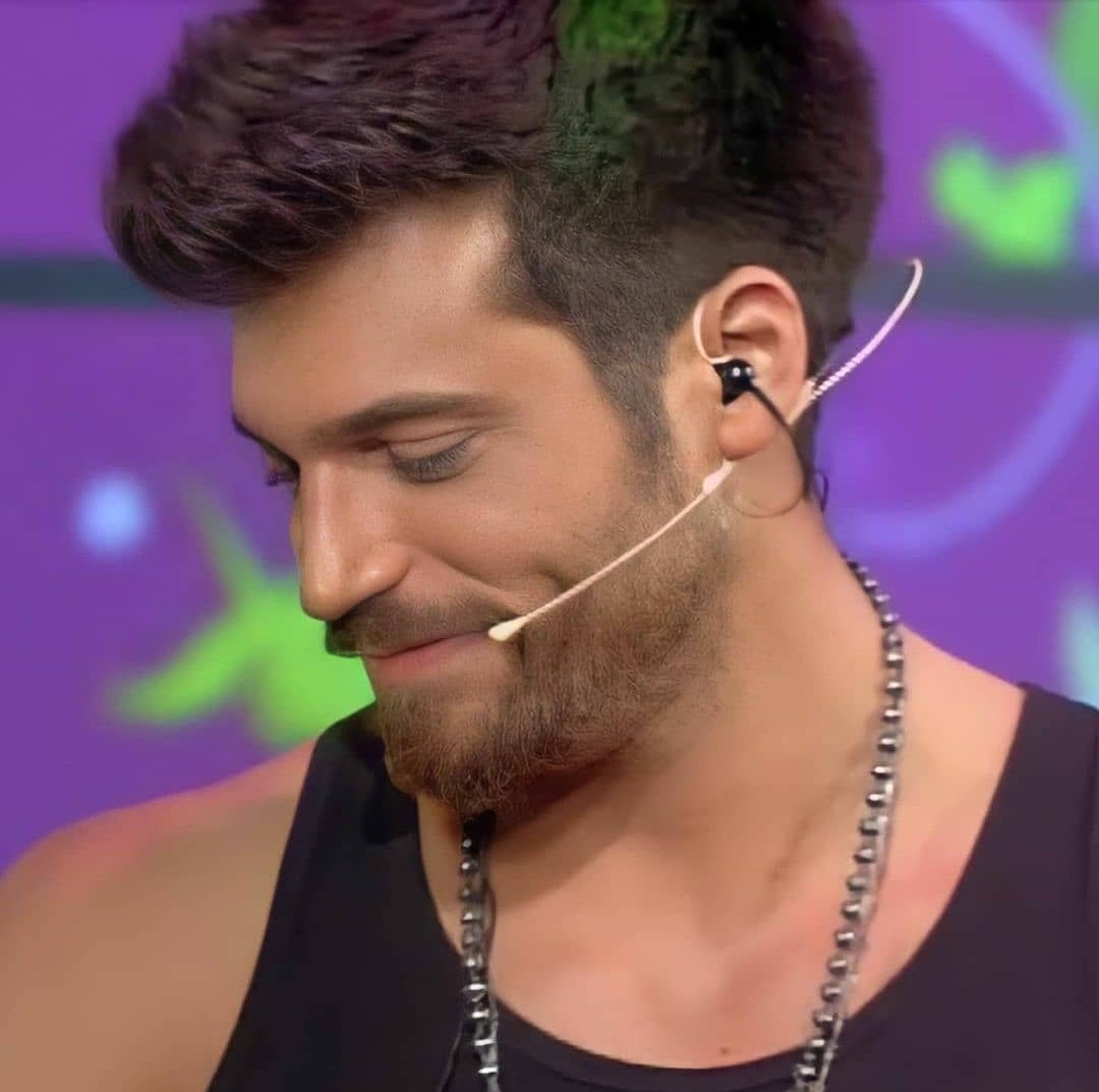 lauratombolesi's tweet photo. Sempre con te anima pura ❤️❤️❤️❤️❤️
#CanYaman
#CePostaPerTe23 https://t.co/5OdKXXarO1