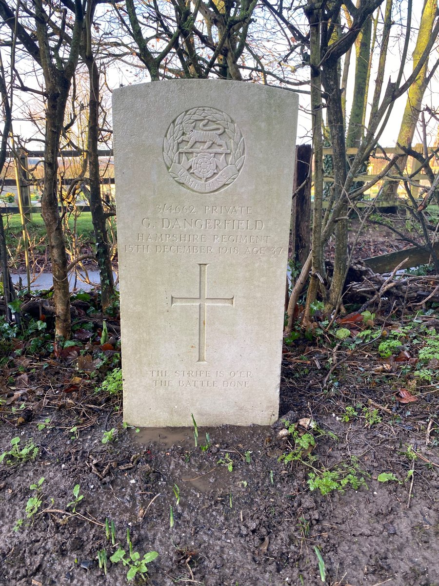 HelenR864's tweet image. A fantastic example of the difference our @CWGC volunteers are making to the care isolated war graves all over the UK as part of the #EOHO project. Volunteer Simon looks after war graves in on the Wilts/Hants border. Private George Dangerfield is the only war grave in the... 1/