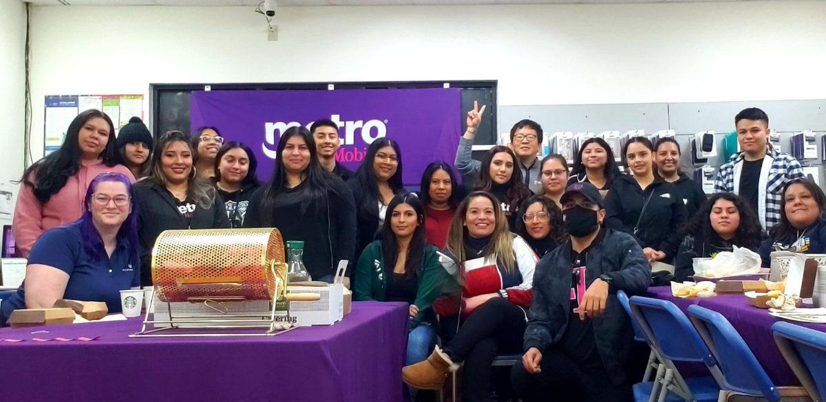 Laura Gold tweet media