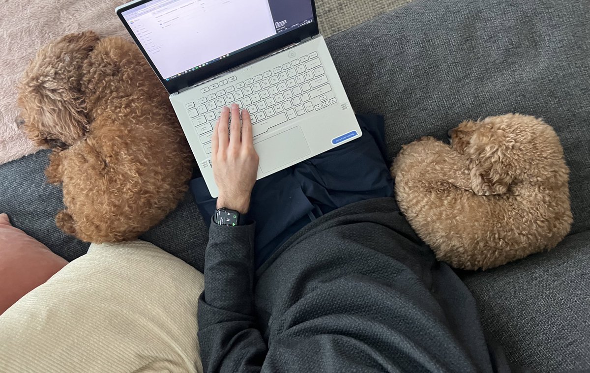 Been a writing morning with these two. 🤓👌🏼