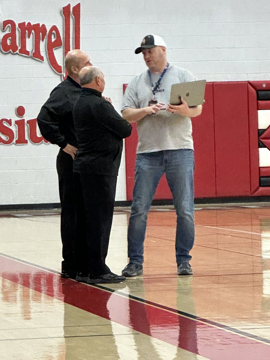 Newly hired DJ/Announcer preparing to announce for a Trojan Dub! <a href="/PVHSTrojansWBB/">ParadiseValleyWBB</a> #DJPAULYPAUL