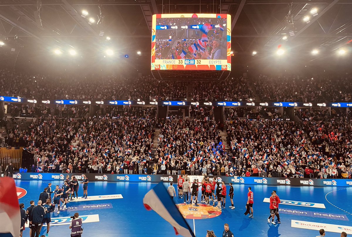 10.000 fans avec <a href="/FRAHandball/">Equipes de France de Handball</a> 💙🤍❤️
<a href="/cometorleans/">CO’met</a> : Arena du futur 🤾🏻‍♂️🤾🏿‍♀️ 
<a href="/metro_orleans/">Orléans Métropole</a> 
<a href="/VilledOrleans/">Ville d'Orléans</a> <a href="/LigueCentreHand/">LigueCentreVDLHand</a>