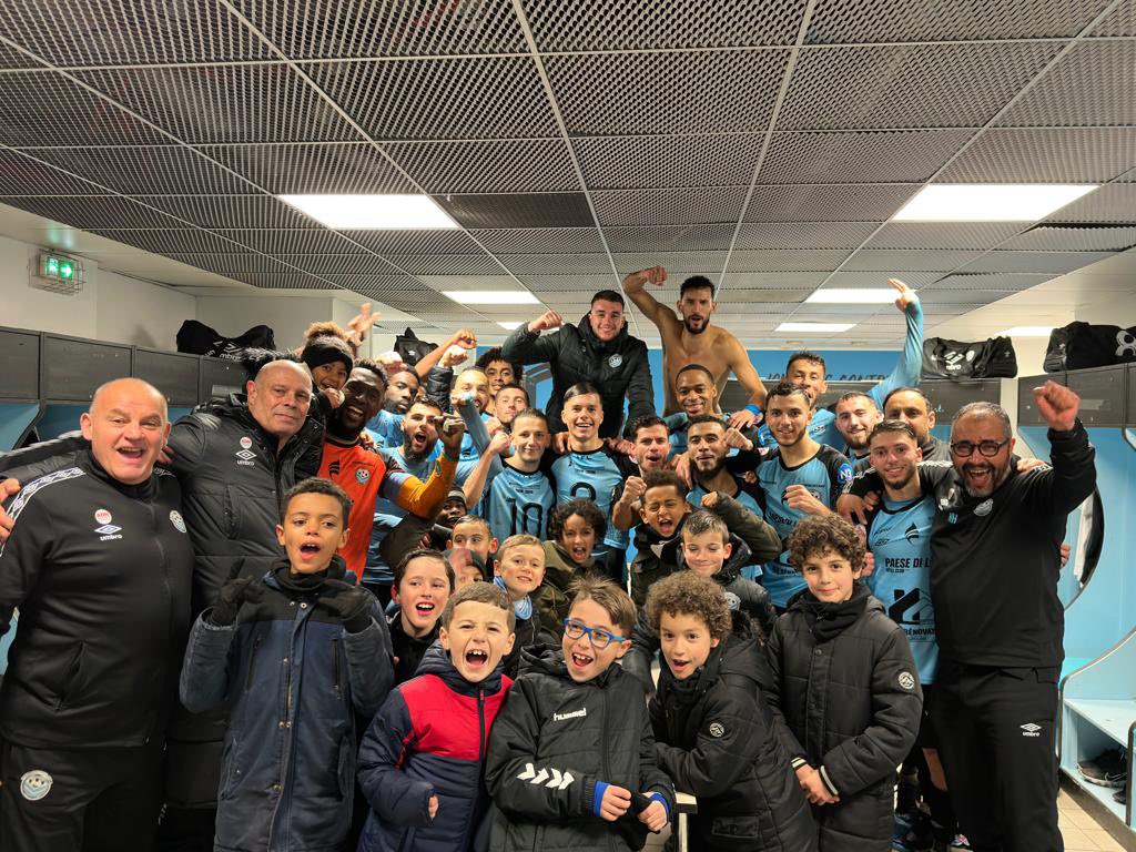 ToursFC's tweet photo. [#TOURSCFC] | 3-0

Premier succès de 2023 💪

#ToursFC #TFCLaReconquête 🔵⚫️ https://t.co/uO2h6MmTkQ