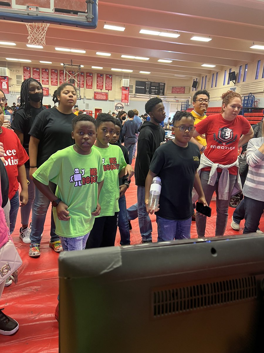 MviewLions's tweet photo. We’ve made it to the finals!

Happening now! WCCS Vex Robotics Competition! 🎮💪🏾❤️🦁

Let’s gooo! https://t.co/o7ftlHgw9v