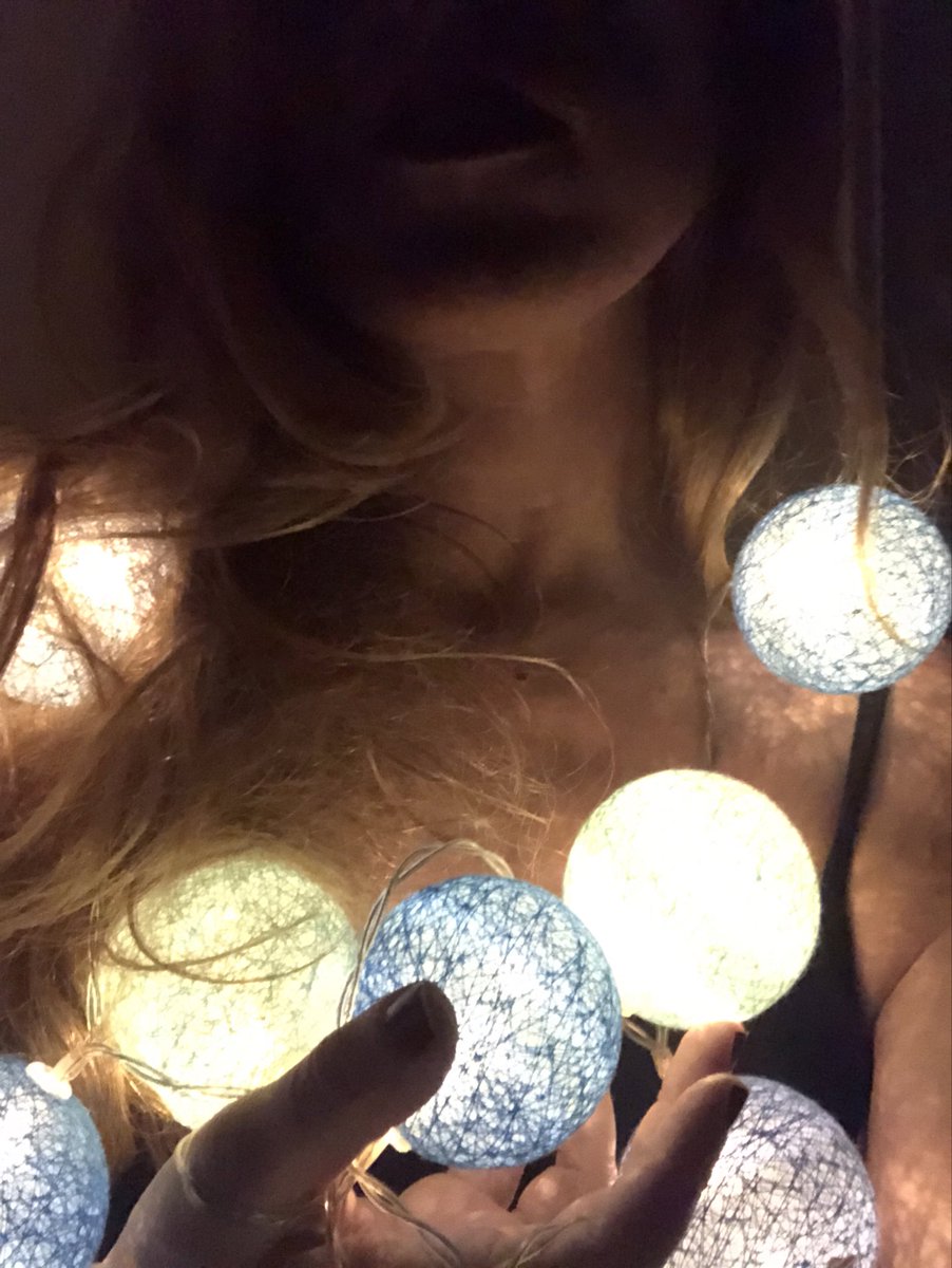 NoniMadriz's tweet photo. Para el #fotoreto aquí mis luces 😜 https://t.co/c1J3YsaGS6