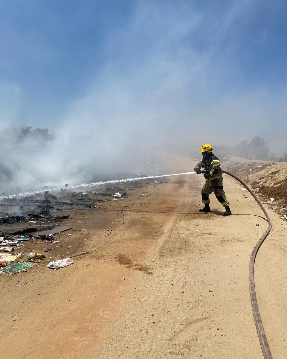 Hoy fuimos despachados con nuestra máquina 42 a incendio forestal en el sector de Las Americas, trabajo realizado junto a Segunda Compañía.-