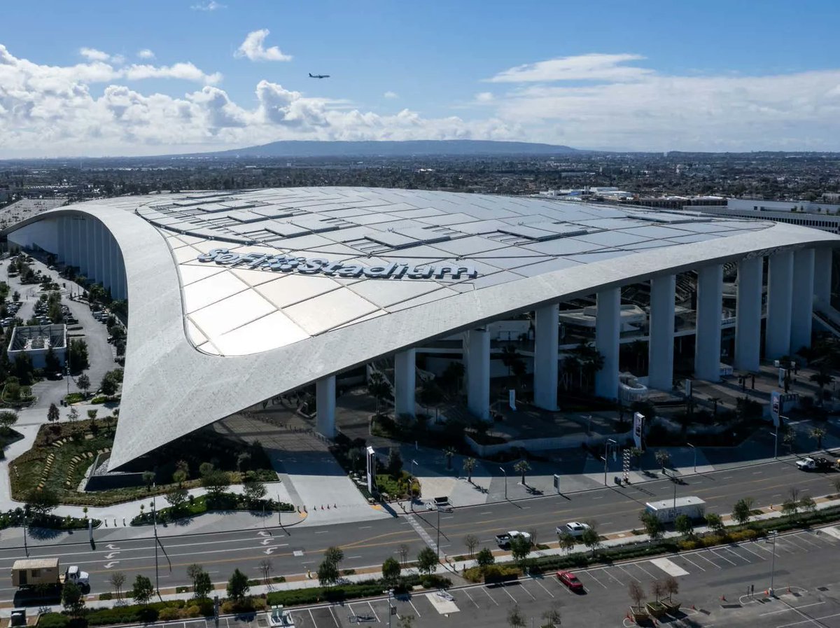 SoFi Stadium Should Never Be Allowed To Host A College Football Game Again After Not Allowing Tailgating For The National Championship barstoolsports.com/blog/3450841/s…