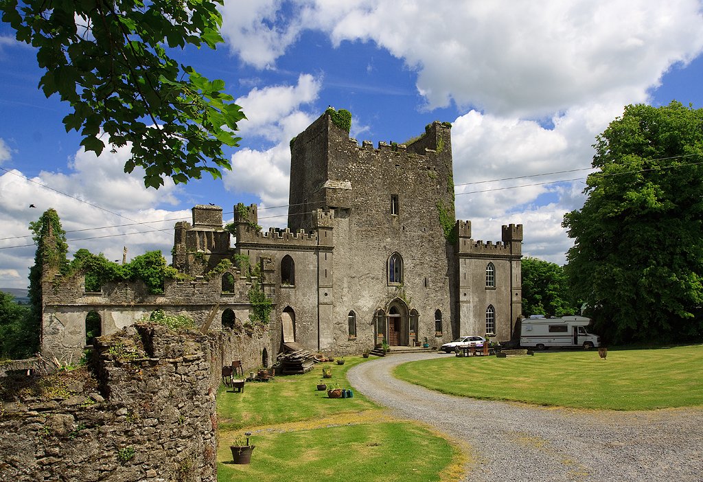A turbulent and bloody history, Leap Castle is one of the most amazing and beautiful locations. Very active and such a lovely owner. 
#leapcastle #GhostHunter #Ireland #ParanormalInvestgations.