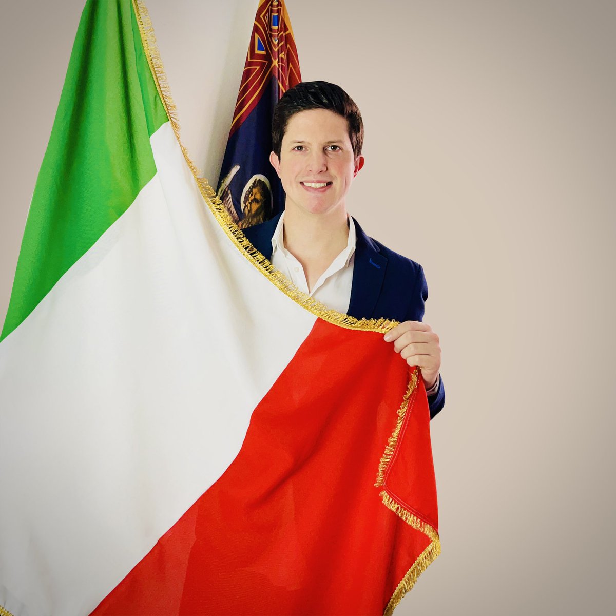 Oggi festeggiamo la nostra #bandiera, simbolo di unità per tutti gli Italiani. Viva l’Italia, Viva il #tricolore 🇮🇹